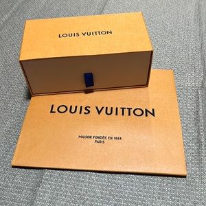 👜Brand new Louis Vuitton gift box and bag👜